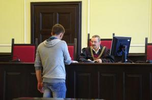 [VIDEO] Doniesienie do prokuratury na prokurator Małgorzatę Sałacką umorzone. Zaskarżenie Sąd Okręgowy w Świdnicy przenosi do Legnicy. Bo wszyscy sędziowie z Kłodzka się wyłączyli z powodu znajomości! Czy niezależność sądownictwa w Polsce jest realna?