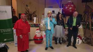 [VIDEO] Charytatywny Bal w Słońsku! Ludzie dobrego serca przeobrazili się w postacie z bajek by wesprzeć rehabilitację nóżki Mikołaja!