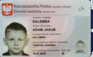 [VIDEO] - Raus! - tym agresywnym rozkazem niemiecki policjant wypchnął naszego redaktora sprzed siedziby Jugendamt w Sulzbach/Saar! Rodzice nie odzyskali dziś 8-letniego Adasia! Szok w Polsce i Niemczech!