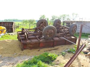 Koparko-ładowarką niszczył gospodarstwo swojej rodziny i chciał rozjechać policjantów