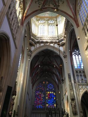 [VIDEO] Słowo i Pieśń na niedzielę 21 października z miasta 's-Hertogenbosch. Z modlitwą o pojednanie się holenderskiego ojca Kees Bedeschi z polską matką Beatą Olejnik. I za pracowników instytucji Jeugendbascherming, by im w tym pomogli