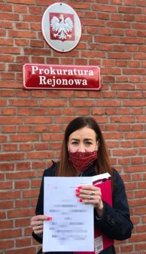 [VIDEO] Czy porwanie 4-letniej Julki wspiera Nina K., właścicielka stadniny koni w Bąkowie pod Gdańskiem a jednocześnie organizatorka półkolonii dla grup dzieci? Do Prokuratury trafił dziś wniosek o ściganie jej za przestępstwa kryminalne!