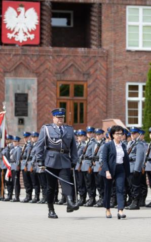 Szefowa MSWiA spotkała się z policjantami ze Szkoły Policji w Słupsku