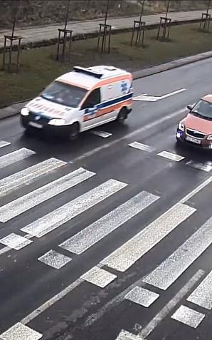 [VIDEO] Policjanci pilotowali karetkę z pacjentem na przeszczep
