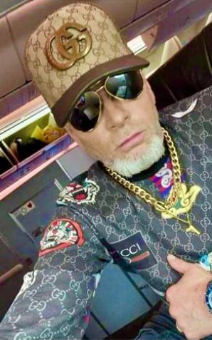 RUTKOWSKI  sta cercando un polacco scomparso a Bergamo, in Italia. Questo è Grzegorz, 38 anni. Sai cosa è successo durante il suo trasferimento in Lussemburgo? Conosci la sua ragazza russa dalla foto Ksenia da Varsavia? Chiama il numero +48 600 007007