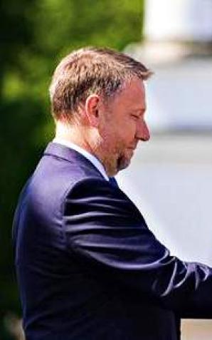 Szef MSWiA wziął udział w Centralnych Obchodach Dnia Strażaka