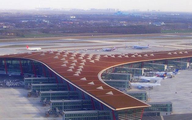 [VIDEO] Prezydent: Dziś po południu dwa samoloty z Chin z materiałami ochronnymi powinny być w Warszawie