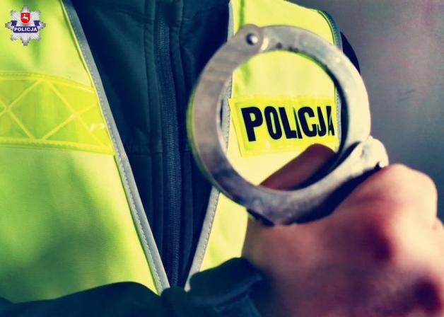 Urywali lusterka, wybijali szyby w autach-zostali zatrzymani przez interweniujące patrole