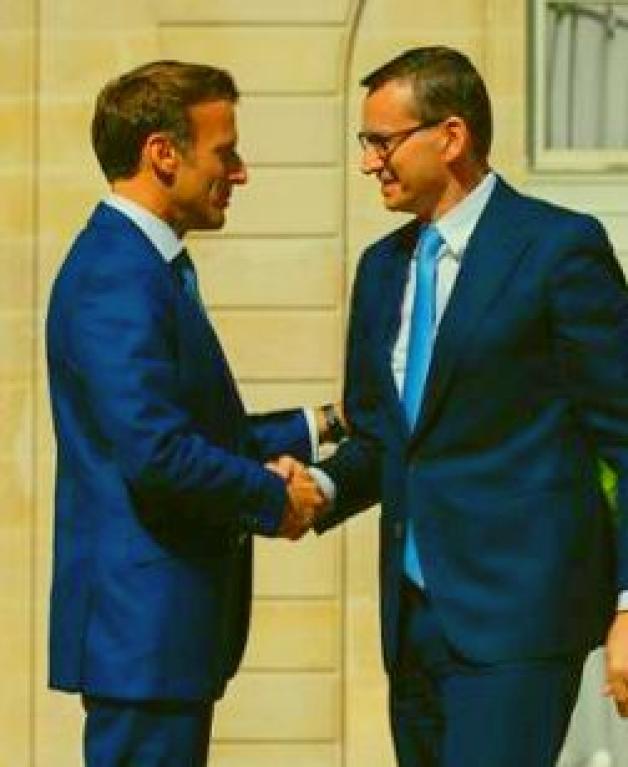 Premier w Paryżu: zjednoczeni potrafimy się lepiej obronić przed kryzysami