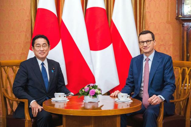 [VIDEO] Mateusz Morawiecki spotkał się premierem Japonii Fumio Kishidą. Nasze kraje doskonale rozumieją zagrożenie płynące z imperializmu rosyjskiego dla pokoju na świecie