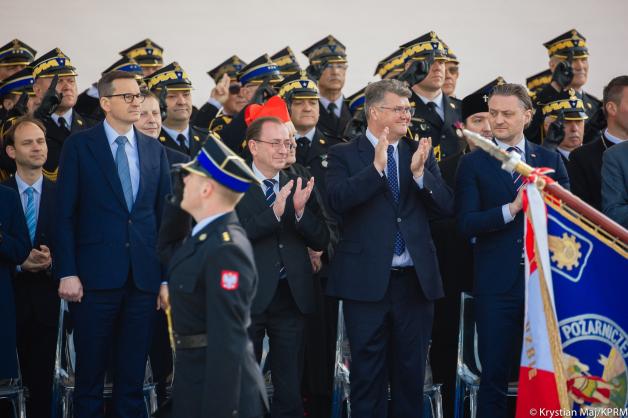 [VIDEO] Premier Mateusz Morawiecki podziękował strażakom za ich odwagę i poświęcenie