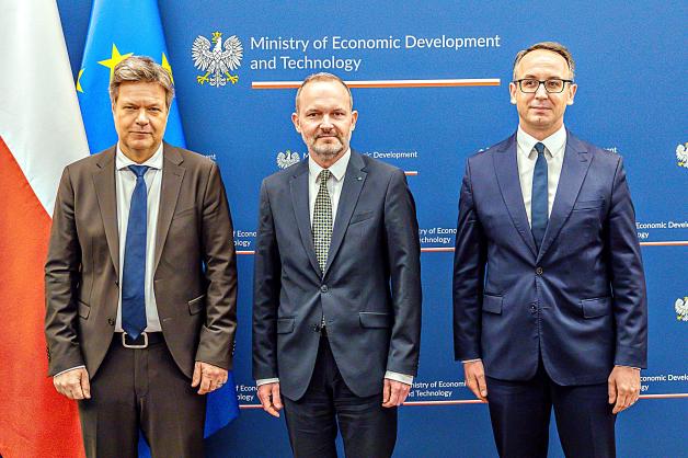 Spotkanie polskich ministrów ds. infrastruktury oraz rozwoju i technologii z wicekanclerzem, federalnym ministrem gospodarki i ochrony klimatu Niemiec