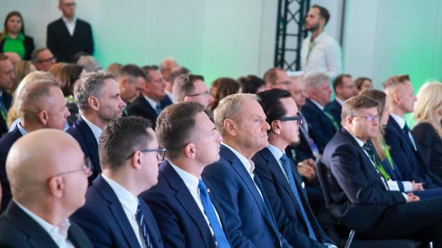 [VIDEO] Biliony złotych dla polskiej energetyki – Tusk: pieniądze mają trafić do rodzimych firm